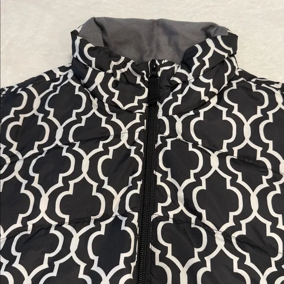Lands' End Down filled Vest Black & White Geometric pattern zips up pockets SM - Picture 2 of 9